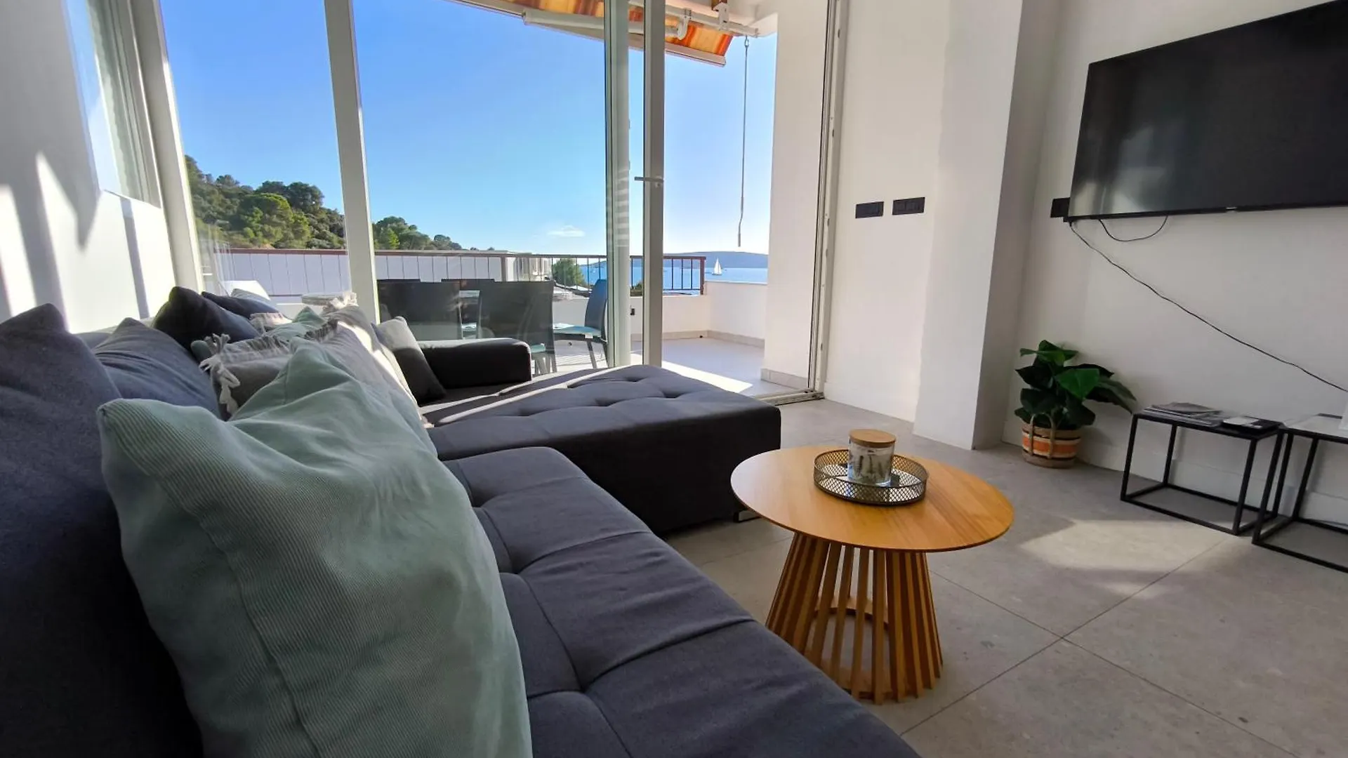 Astramaris Apartments Donji Okrug  Croatia