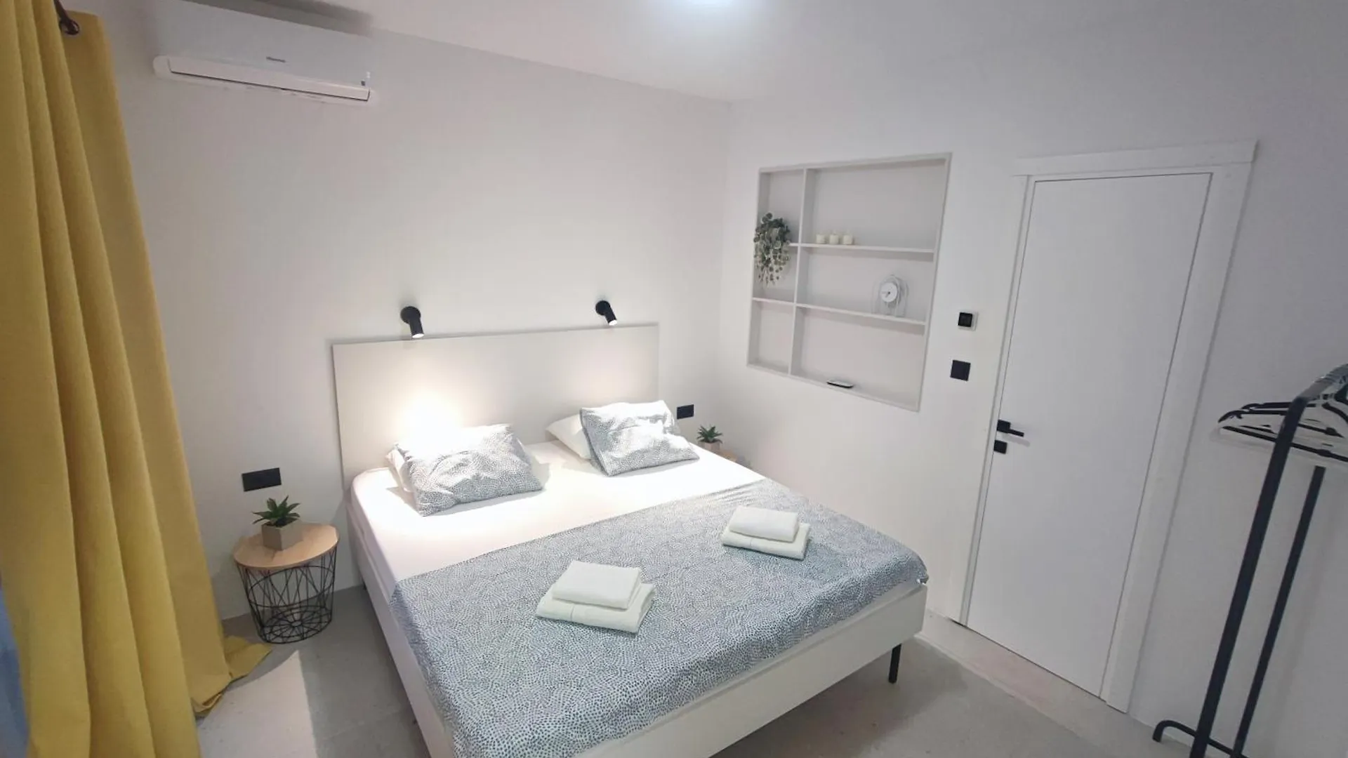 Astramaris Apartments Donji Okrug  Donji Okrug (Ciovo)
