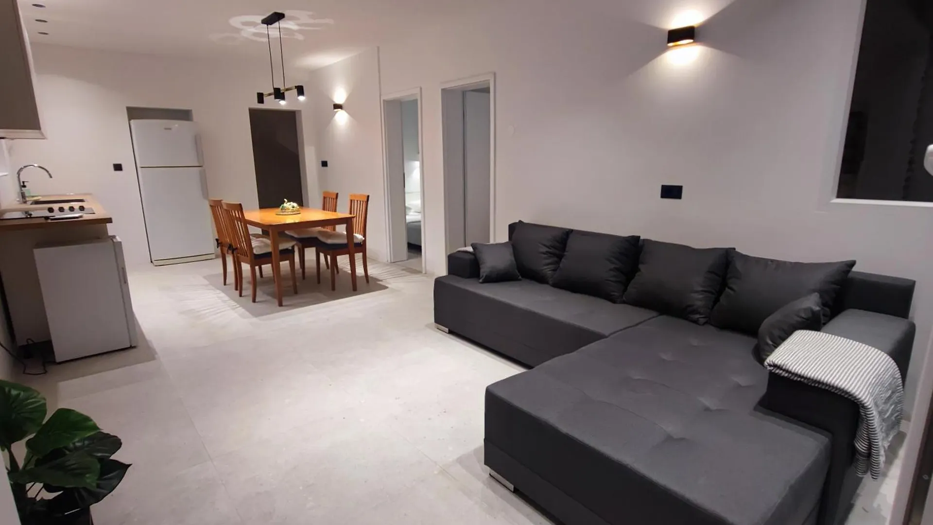 Astramaris Apartments Donji Okrug  0*, Donji Okrug (Ciovo) Croatia