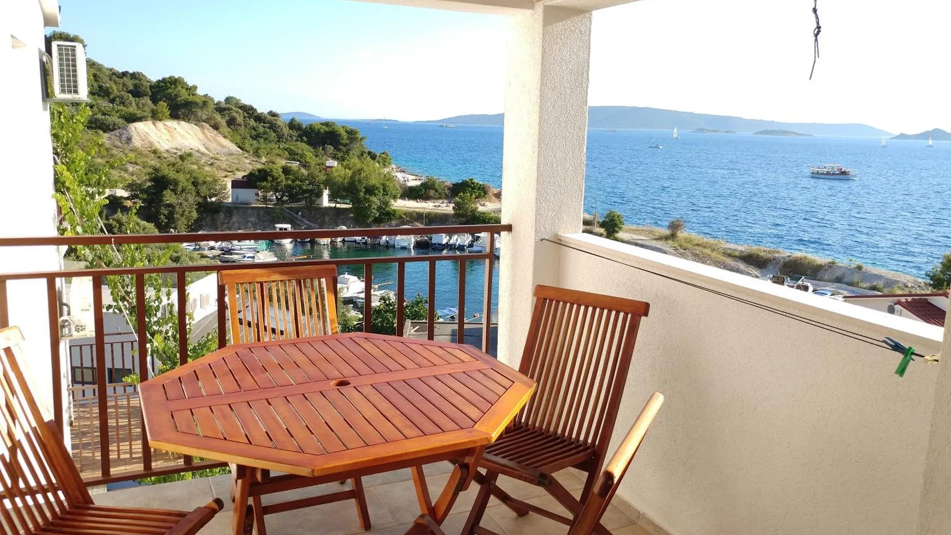 Astramaris Apartments Donji Okrug  Croatia